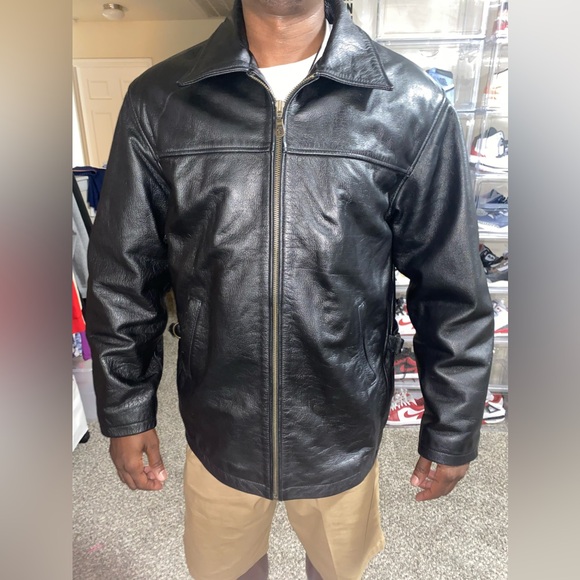 Men’s Leather Jacket Black-Size MEDIUM but fits Size LARGE-PreLoved, Good Look - Picture 1 of 6
